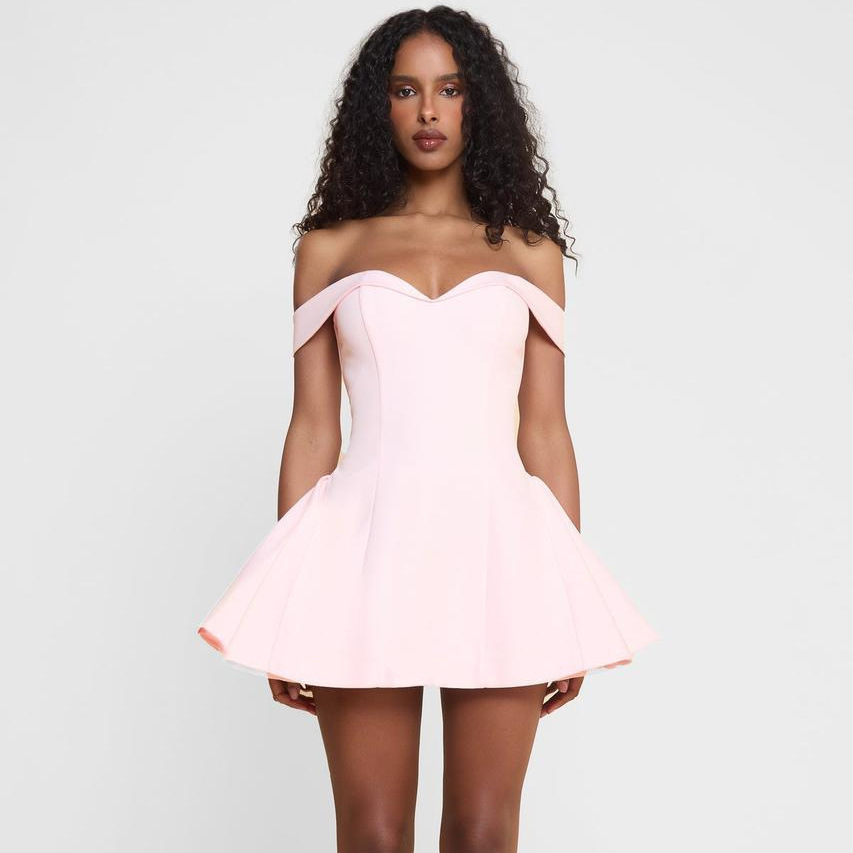 Annabel strapless figure-hugging short skirt