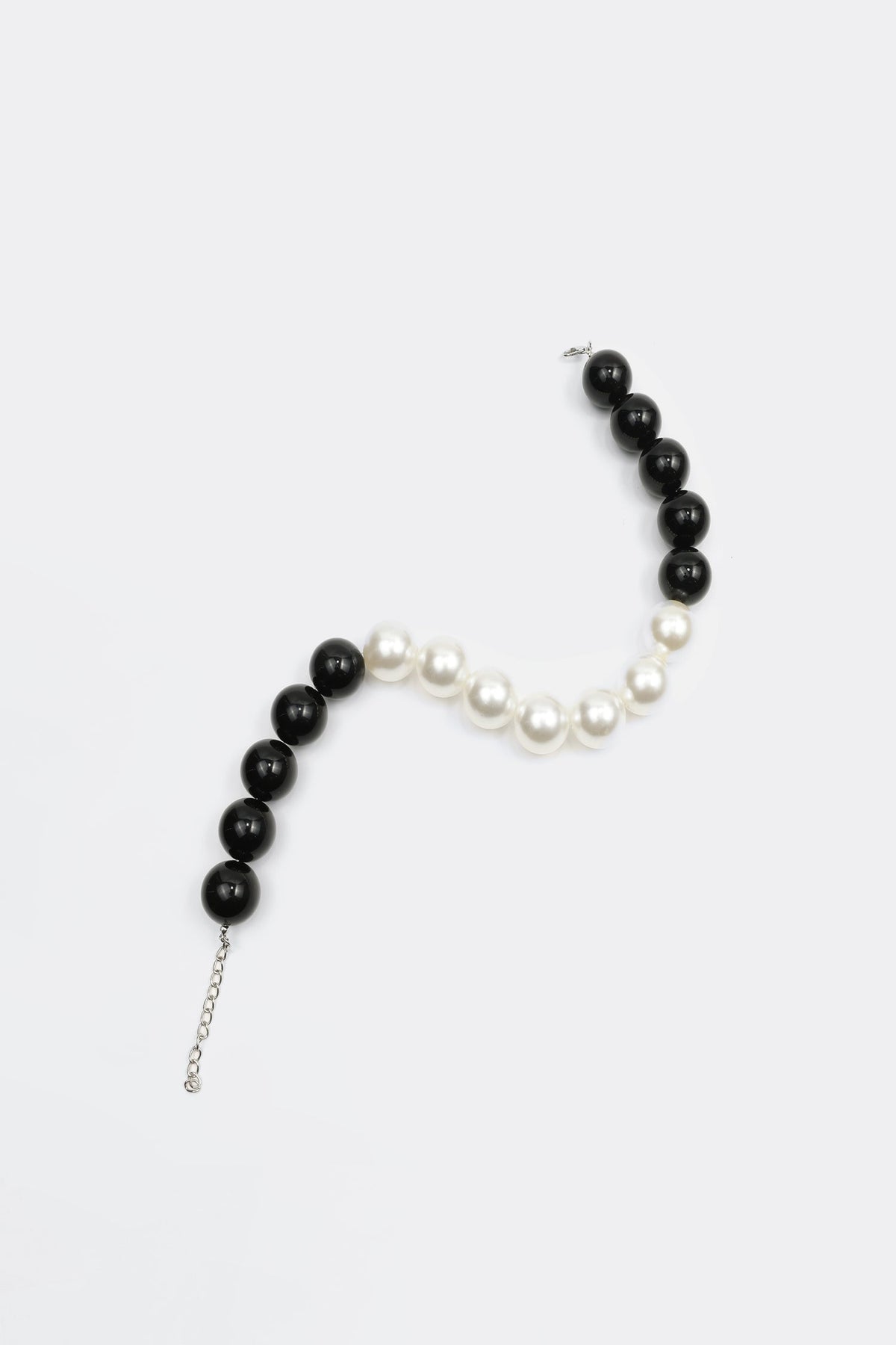 Faux Pearl Black & White Choker