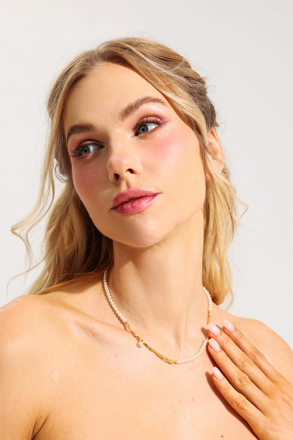 Faux Pearl Metal Necklace