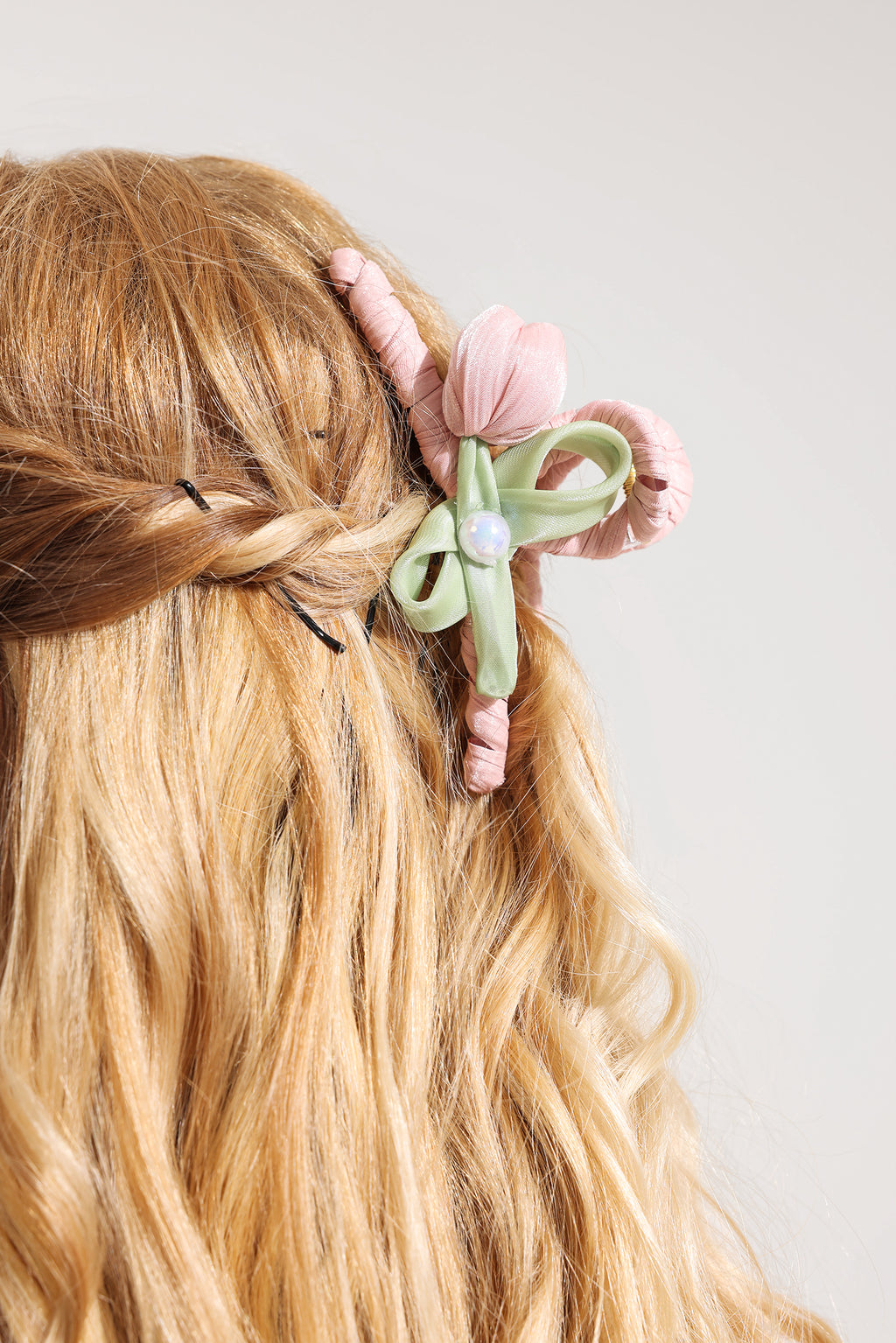 3D Floral Claw Clip