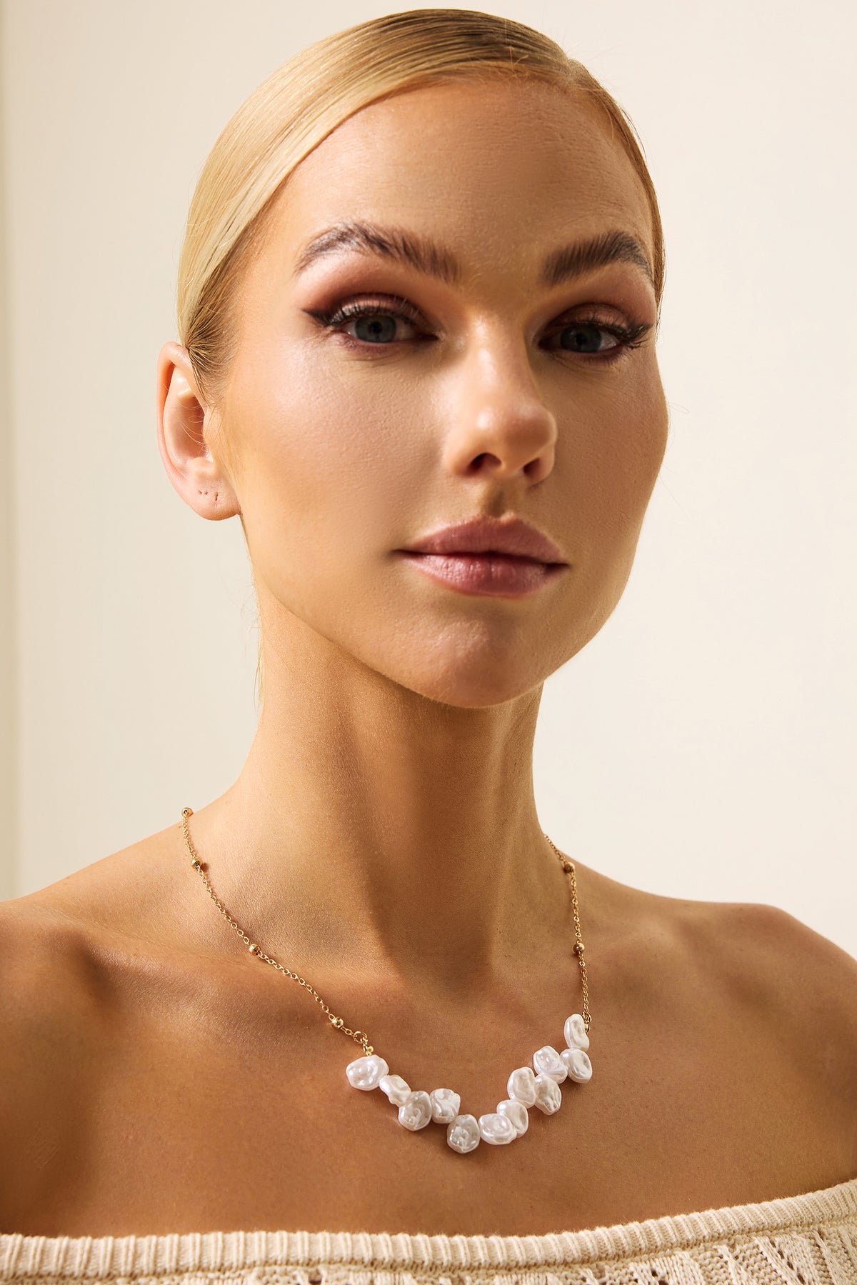 Faux Pearl Metal Chain Necklace